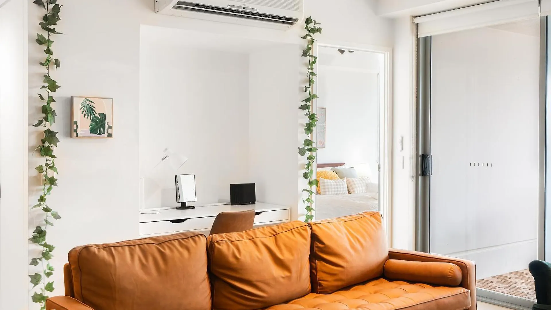 Modern And Stylish Apt With Large Balcony And Parking! Brisbane 0*,  Austrália